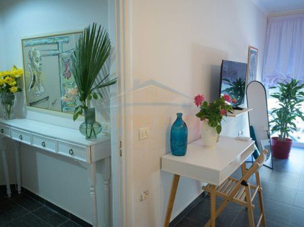For sale, Apartment 2+1+2, Barrikadave Street, Tirana.