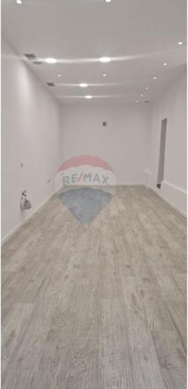 Negozio in vendita nella zona di 21 Dhjetori(ID: 530221064-75)