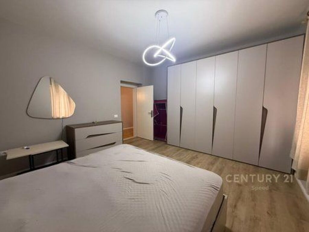 Apartment 1+1 and parking space for rent near the Medrese!