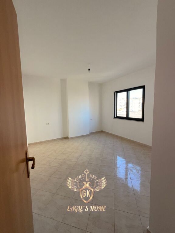 SHITET 2+1+2 me 2 Ballkone 150.000€ 📍Markata Durres