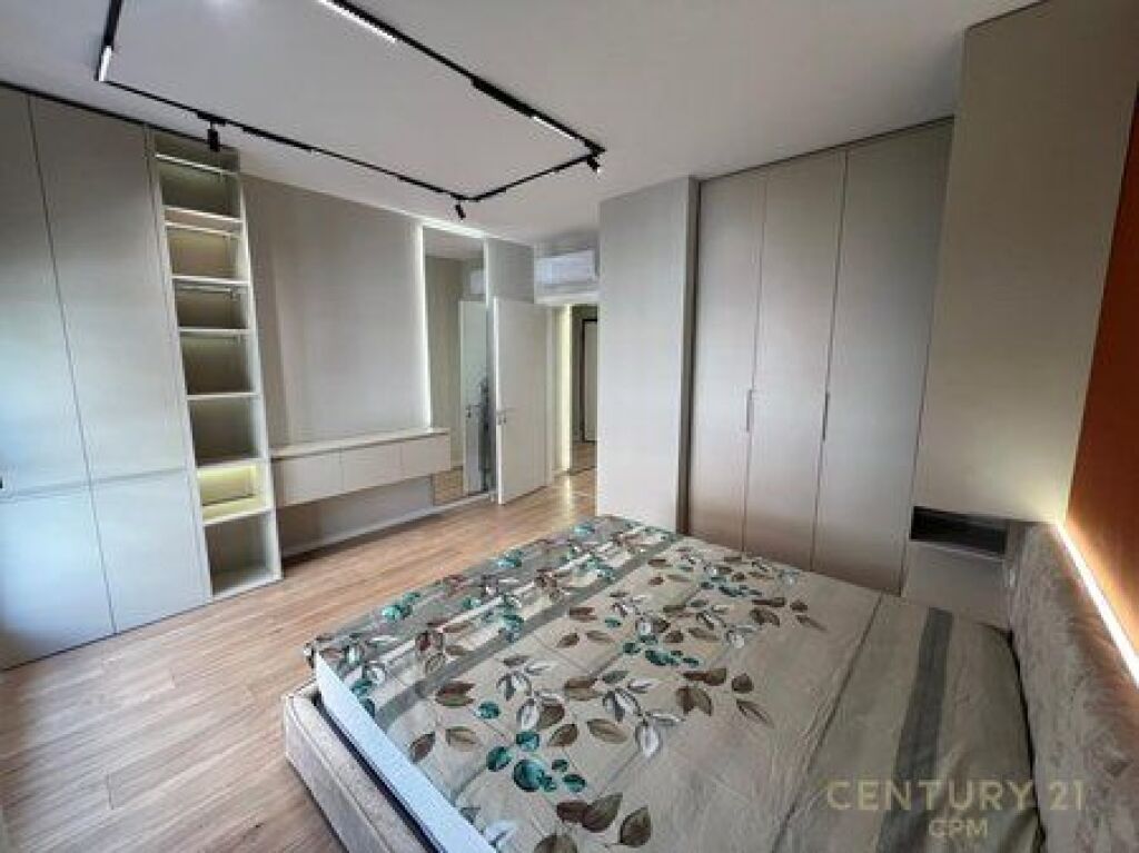 Apartament 1+1 tek Salillari, Kopshti Botanik Zoologjik, Tiranë