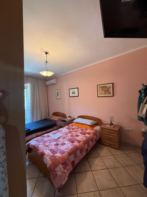 🏠Shitet Apartament 1+1+bllk 📍Rruga Bardhyl 💥Super Location, pallat buze rruge💶150.000€