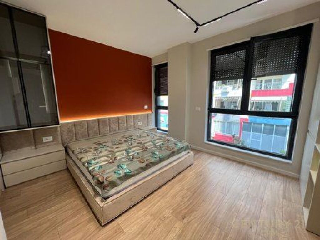 Apartament 1+1 tek Salillari, Kopshti Botanik Zoologjik, Tiranë
