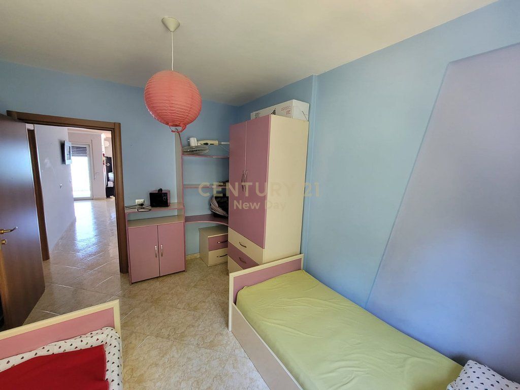 Shitet Apartament 2+1 me pamje Deti ne Currila 330,000€ | 110 m²