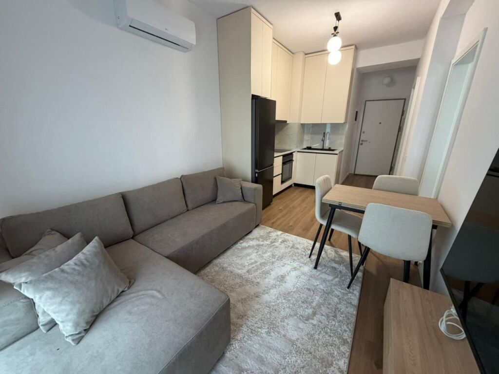 🏠Jepet me qera apartament 1+1   📍 Adresa: Ali Demi, Kompleksi Kadiu   💶 Çmimi: 40,000 lekë/muaj   
