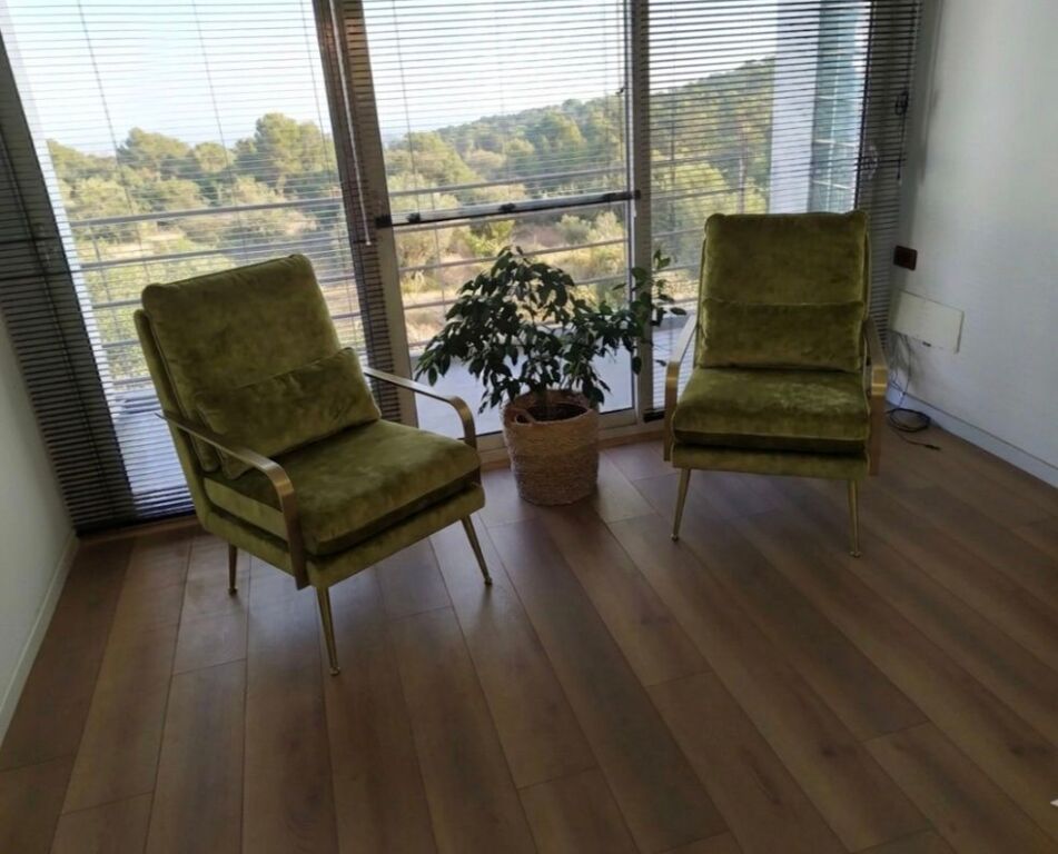 AMBIENTE UFFICIO (BUSINESS) IN AFFITTO A BLLOK