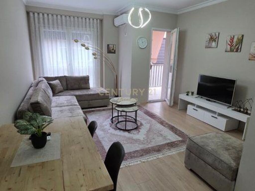 JEPET APARTAMENT ME QIRA TEK KOMPLEKSI VIND NE ALI DEM!