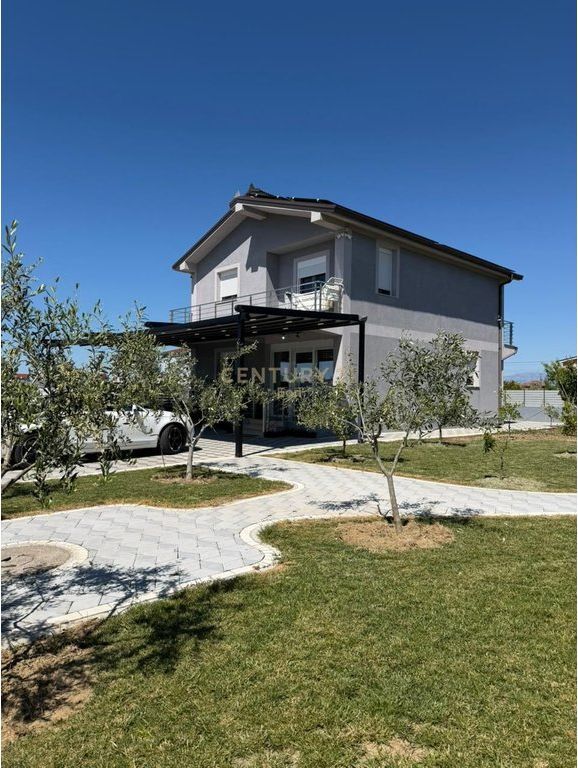 VILLA MODERNA SU DUE PIANI IN VENDITA A XHAFZOTAJ, DURRES!