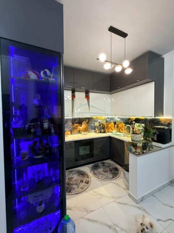 Shitet, Apartament 2+1, Kamez, Tirane.