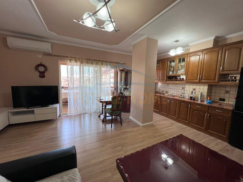 Qera, Apartament 2+1, Xhamllik, Tiranë.