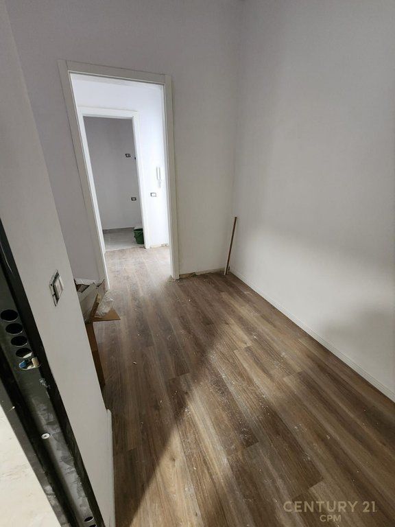 Apartament 2+1+2 për shitje tek Radisoni Liqeni i Thatë, Tiranë - 275,000€