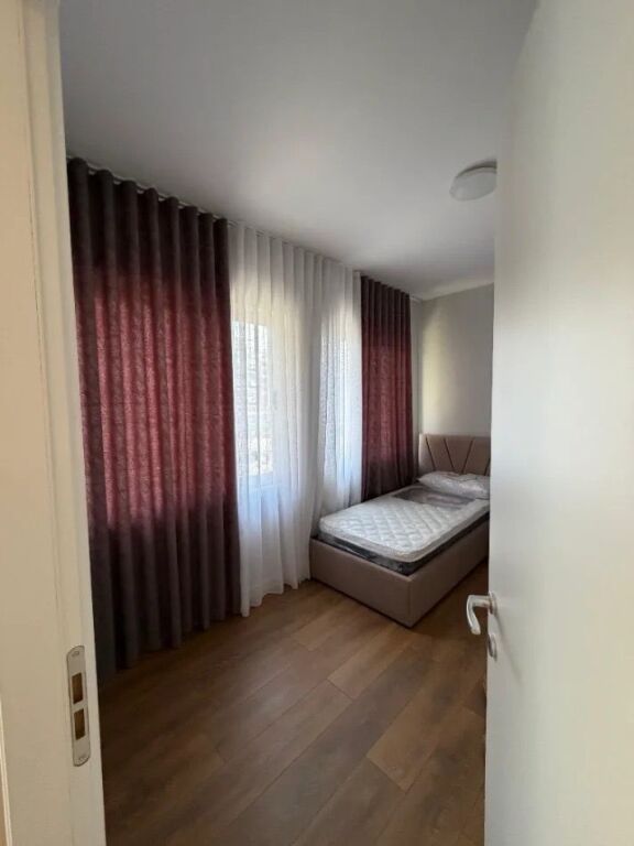 Apartament 2+1 per qira ne Yzberisht