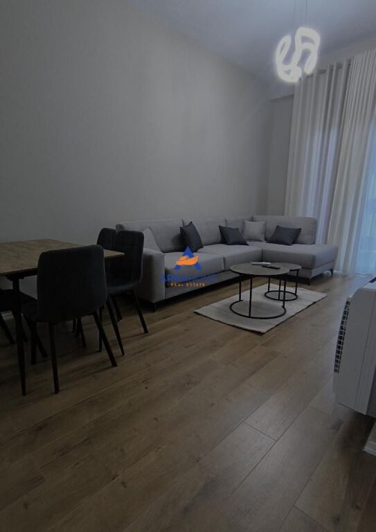 AFFITTASI APPARTAMENTO 1+1+BALCONE "COMPLESSO AURA" 60.000 LEKE