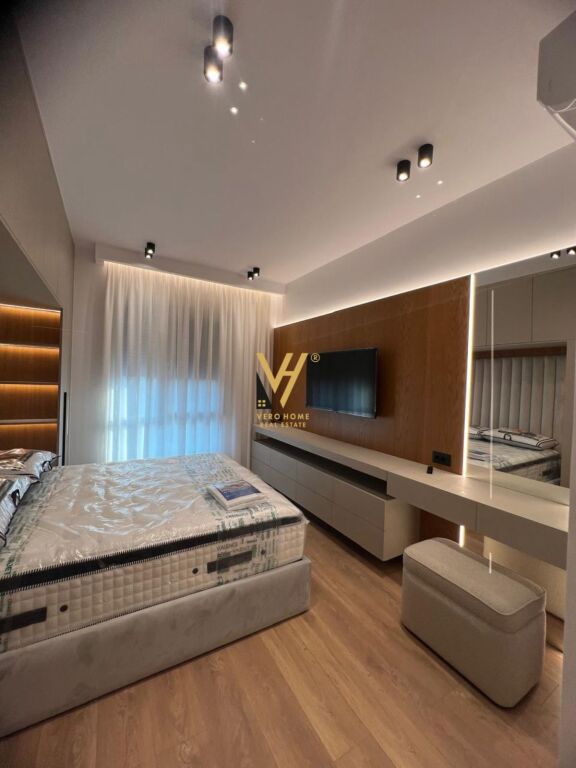JEPET APARTAMENT 2+1+BLK ME QERA NE PORCELAN 100.000 LEKE