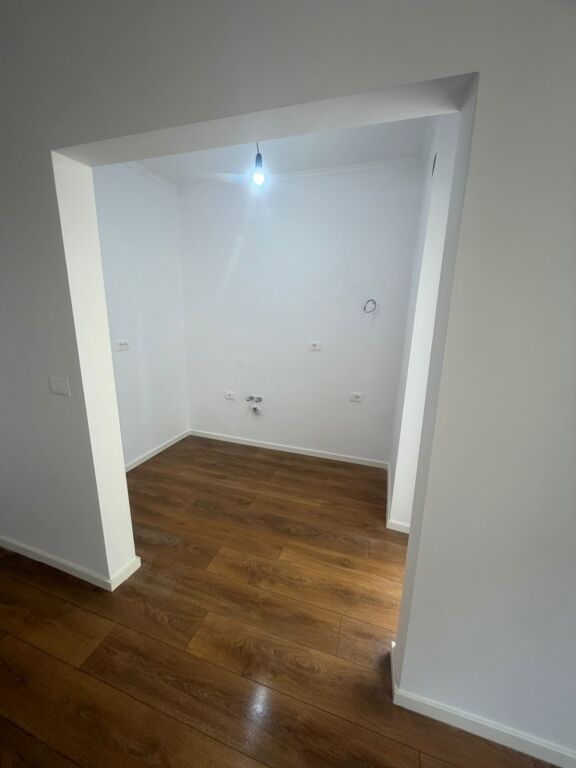 Appartamento 1+1 in vendita dietro Europian Porcelan