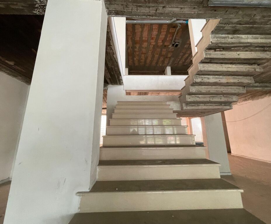 📌 Ambient Biznesi me Qira – Tek Mbikalimi i Komunës ✨