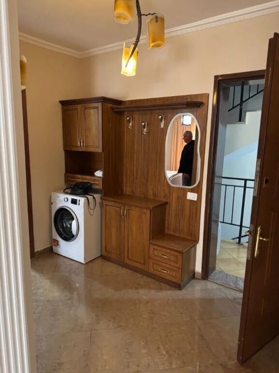 Apartament 1+1 per qira te Sheshi Willson