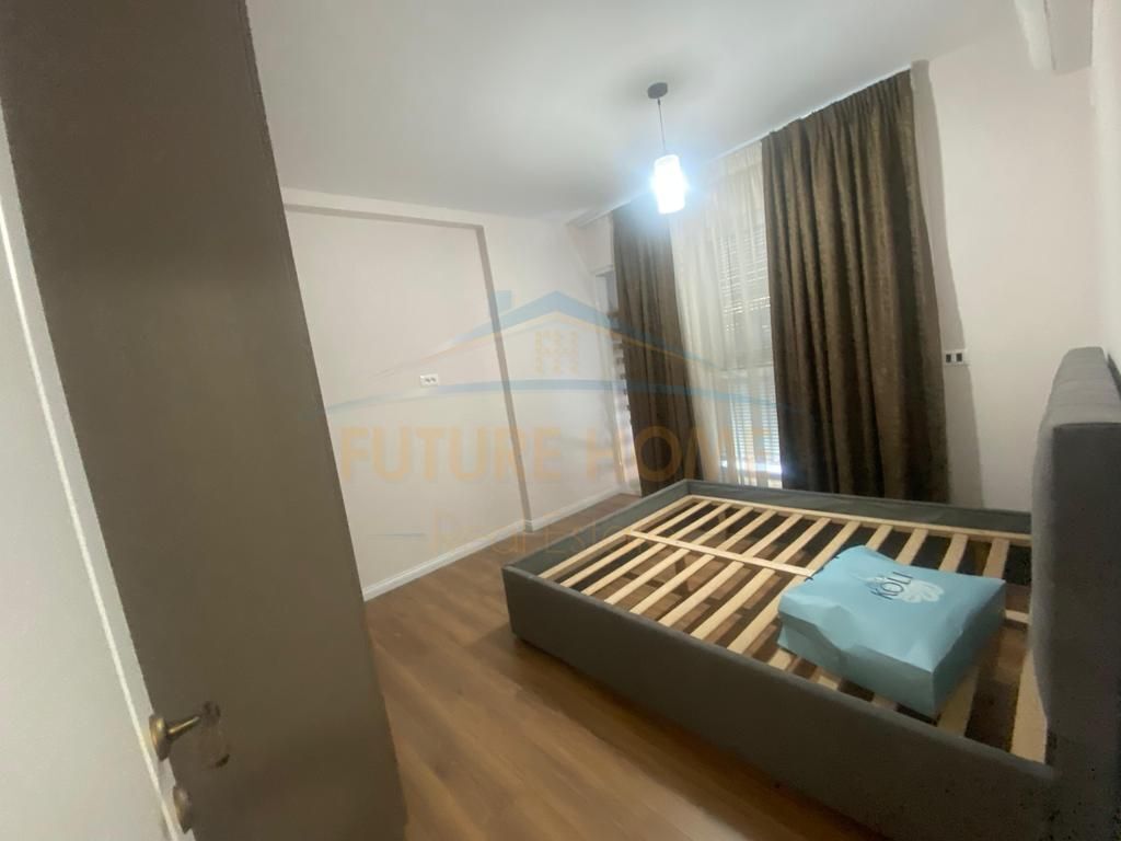 Qira, Apartament 2+1, Rruga e Barrikadave, Tiranë.