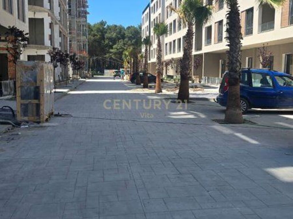 SHITET APARTAMENT 1+1 + POST PARKIMI NE QERRET !!!