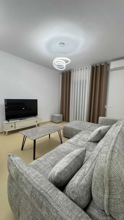 Jepet me qera Apartamenti 2+1+2, rruga Ndre Mjeda Kompleksi Star 700 mije leke