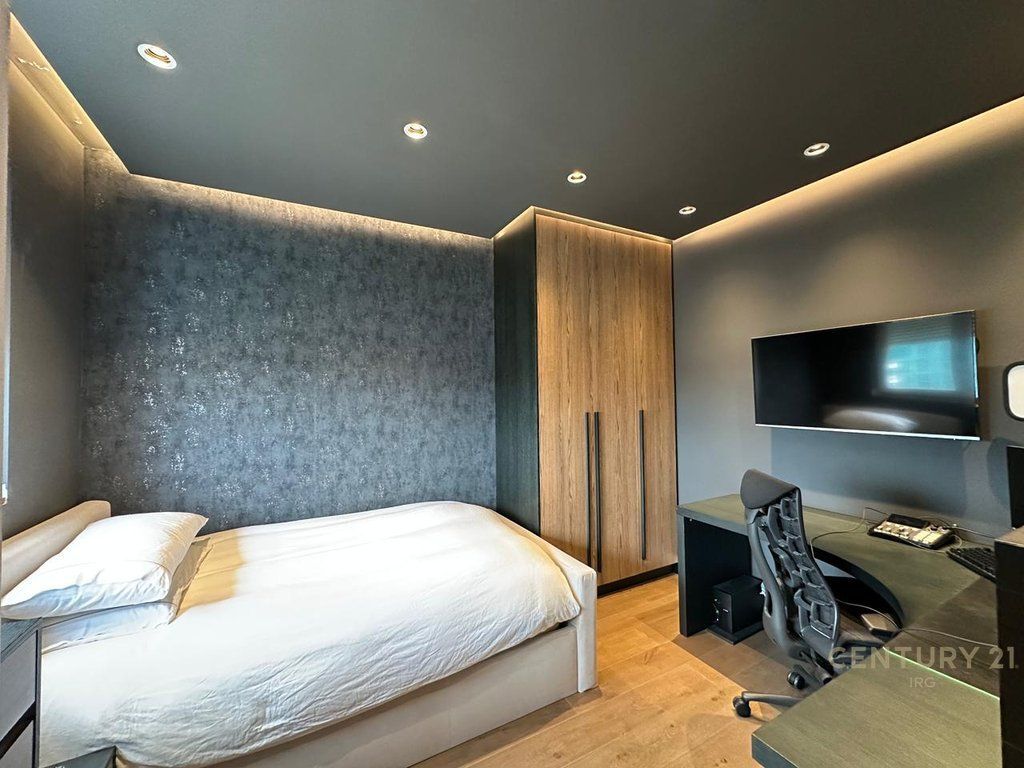 Shitet apartament 3+1+Kuzhine te Vecuar tek Kompleksi Kika 1, prane Union Bank! 367,000 €