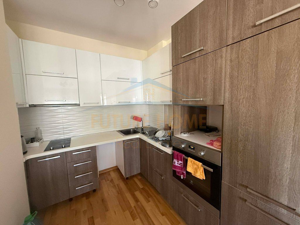 Shitet,Apartament 2+1+2, Misto Mame