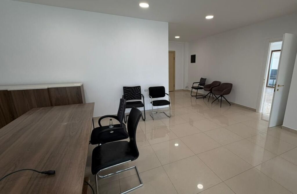 🏢 Office space for rent at Delijorgji