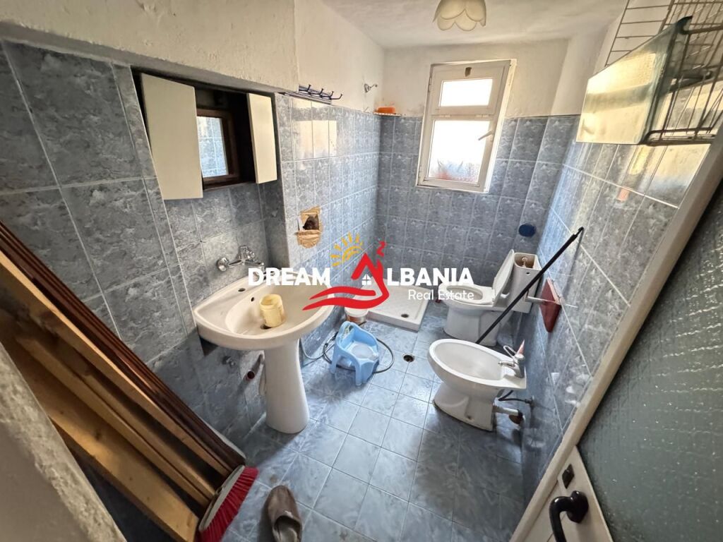 Shiten 2 Apartamente (1+1 dhe 2+1) tek Kryqezimi i 21 Dhjetorit (ID 4139190)