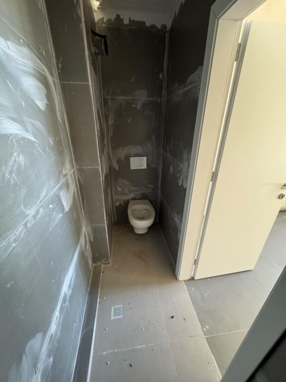 Dyqan për shitje | fusha e avjacionit, Clover residence