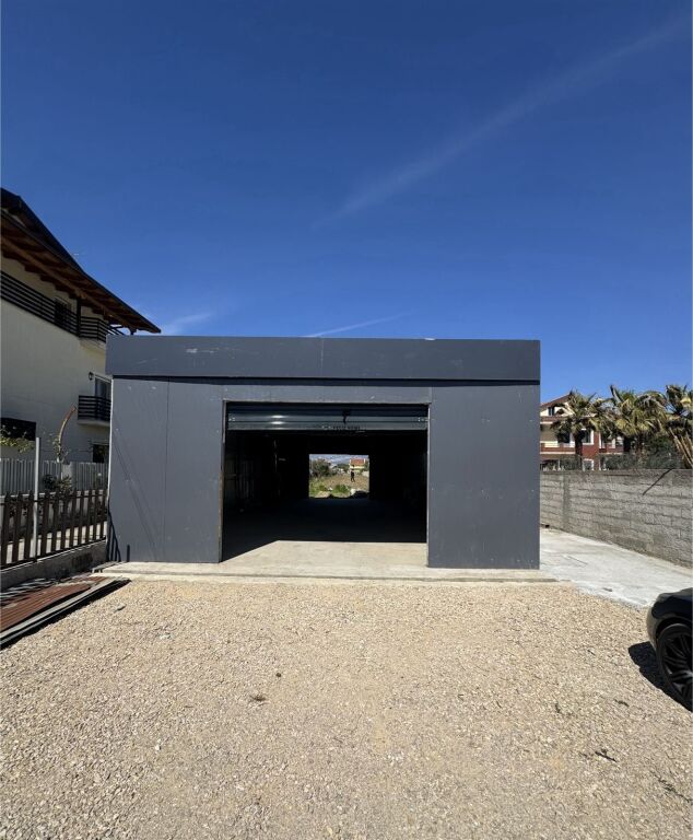 WAREHOUSE FOR RENT 240 M2 RINAS 90,000 LEKE  FH-72672