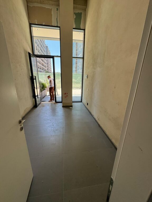 Dyqan për shitje | fusha e avjacionit, Clover residence