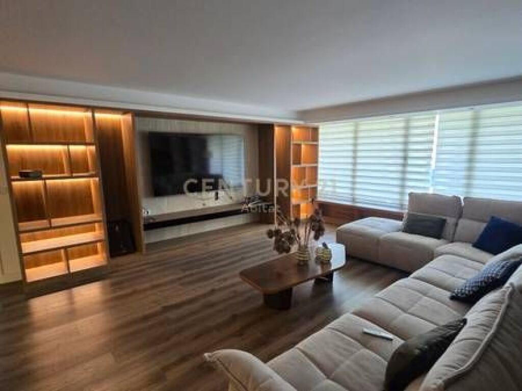 Villa di Lusso in Vendita a Long Hill Residence – Investimento PREMIUM &amp; PRONTA per Abitare