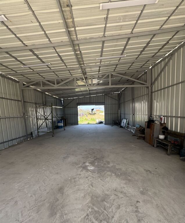 WAREHOUSE FOR RENT 240 M2 RINAS 90,000 LEKE  FH-72672