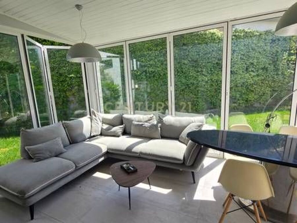 Villa di Lusso in Vendita a Long Hill Residence – Investimento PREMIUM &amp; PRONTA per Abitare