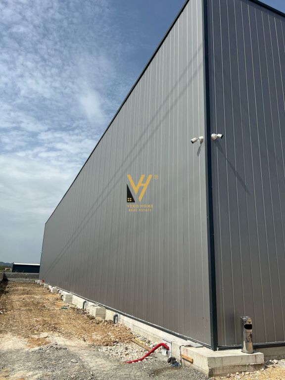 WAREHOUSE 900 M2 FOR RENT IN VALIAS, KAMEZ 200,000 LEKE