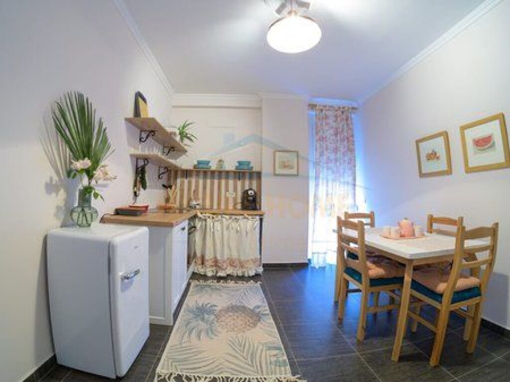 For sale, Apartment 2+1+2, Barrikadave Street, Tirana.
