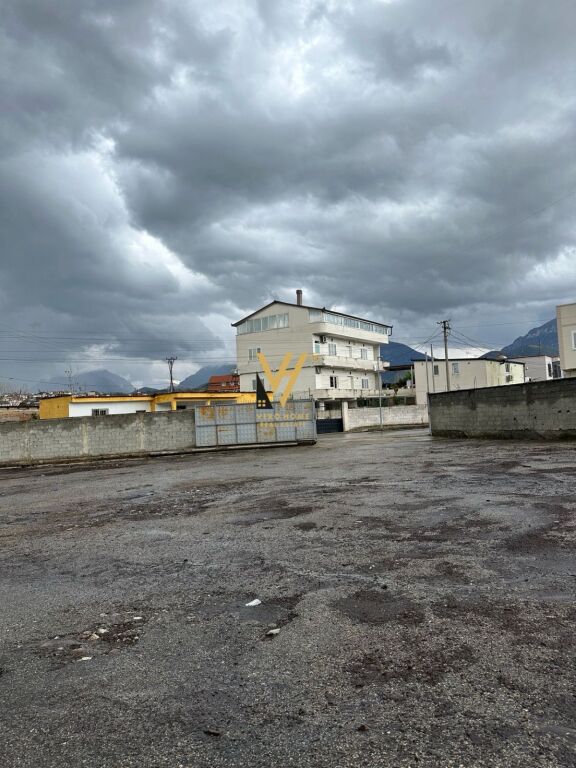 LAND 3,500 M2 FOR RENT IN ALLIAS 2,500 EURO