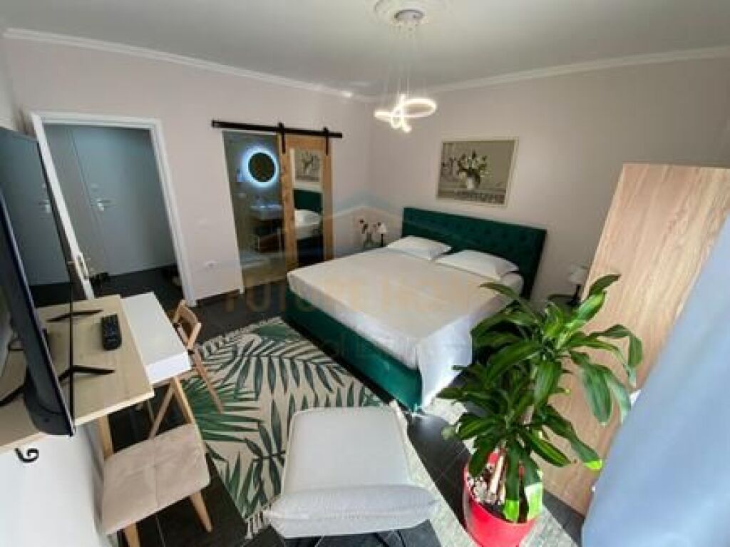 For sale, Apartment 2+1+2, Barrikadave Street, Tirana.