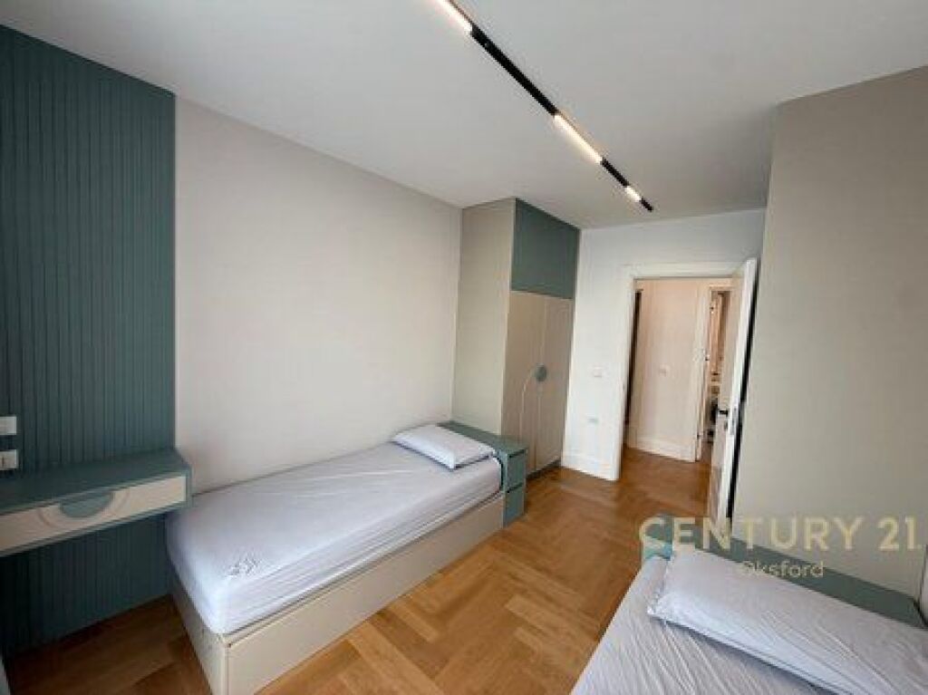 AFFITTIAMO APPARTAMENTO DI LUSSO + POSTO AUTO PRESSO LA RESIDENZA LAKE VIEW!