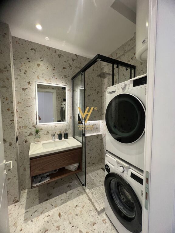 JEPET APARTAMENT 2+1+BLK ME QERA NE PORCELAN 100.000 LEKE