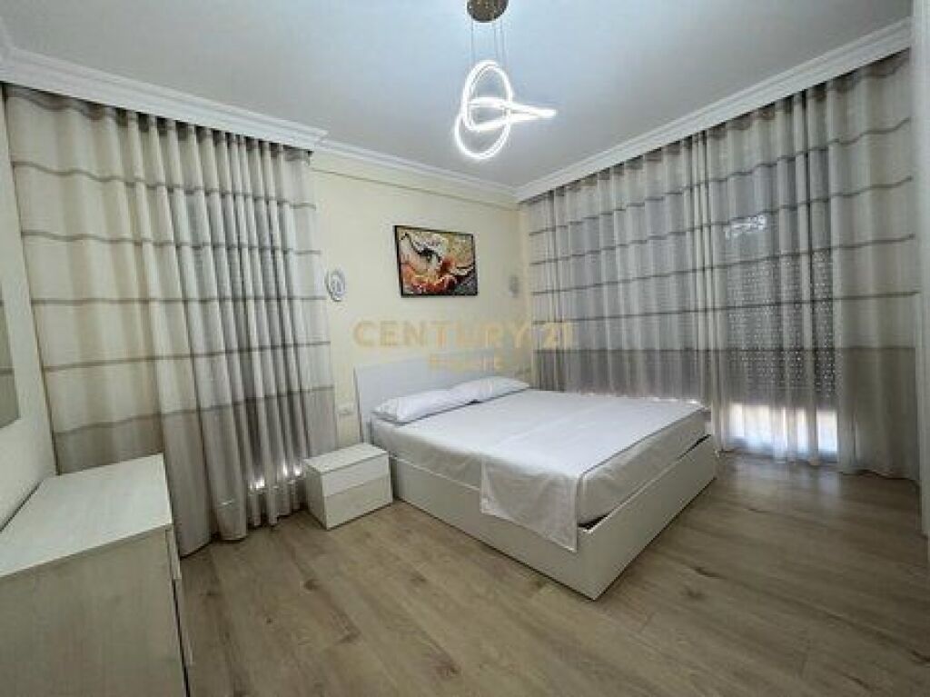 Appartamento 2+1+3 + posto auto in affitto in via Tefta Tashko Koco, Pazari i Ri !!