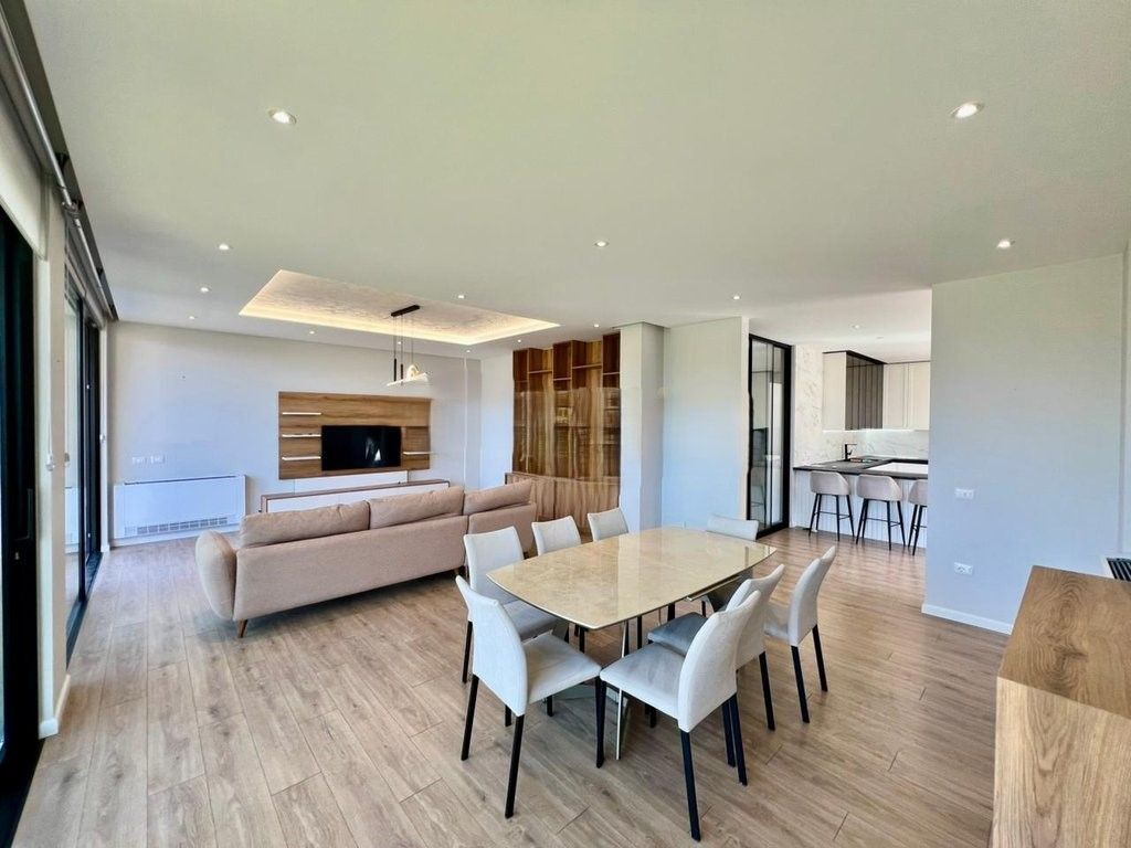 IN AFFITTO, VILLA MODERNA INDIVIDUALE con CORTILE &amp; VISTA, LAGO ASCIUTTO‼️