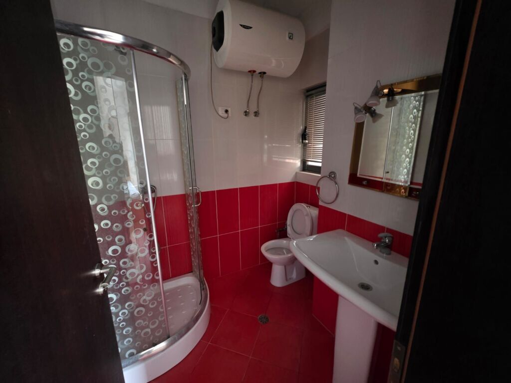 Jepet Apartament me qera