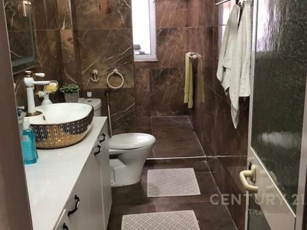 APARTMENT 2+1 FOR RENT NEAR THE PARIS COMMUNE