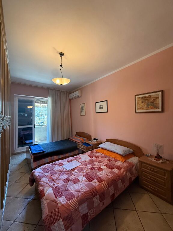 🏠Shitet Apartament 1+1+bllk 📍Rruga Bardhyl 💥Super Location, pallat buze rruge💶150.000€