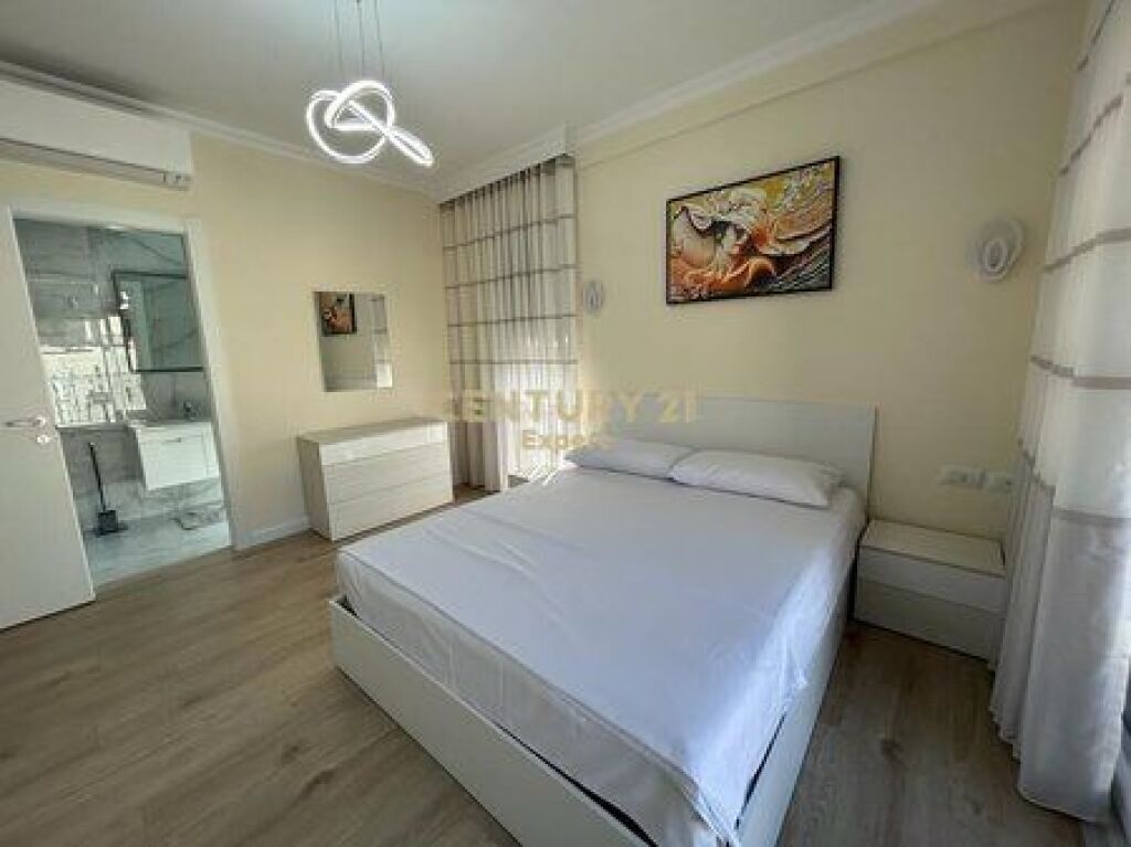 Appartamento 2+1+3 + posto auto in affitto in via Tefta Tashko Koco, Pazari i Ri !!