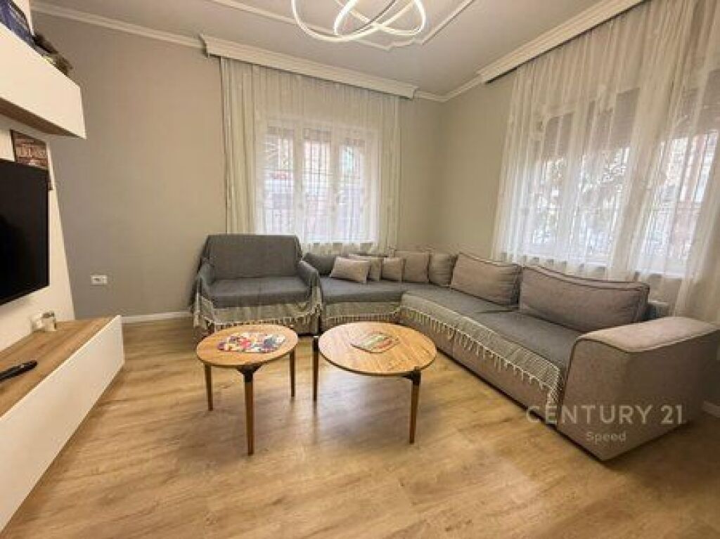 Apartment 1+1 and parking space for rent near the Medrese!
