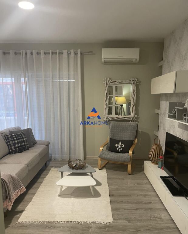 VENDESI APPARTAMENTO 2+1 "VICINO ALLA COLLINA DEL SOLE" 19.500.000 LEKE