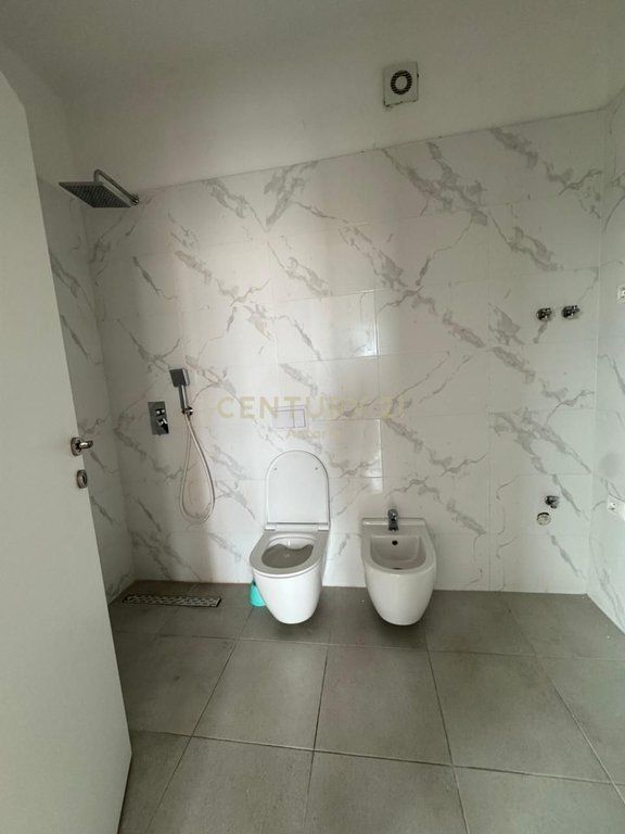 1+1 MODERN NË SHITJE TEK RRUGA E KOSOVARËVE 257,600 €
