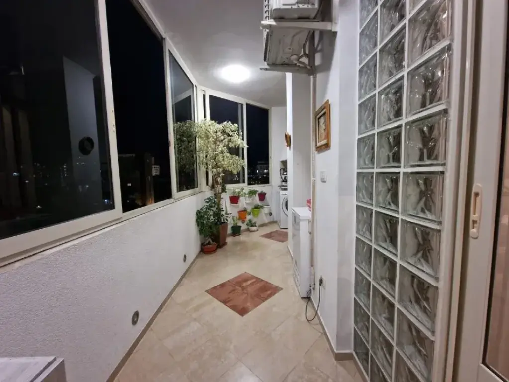 Shitje | Apartament 3 + 1 | Rruga Fortuzi | 350000 €